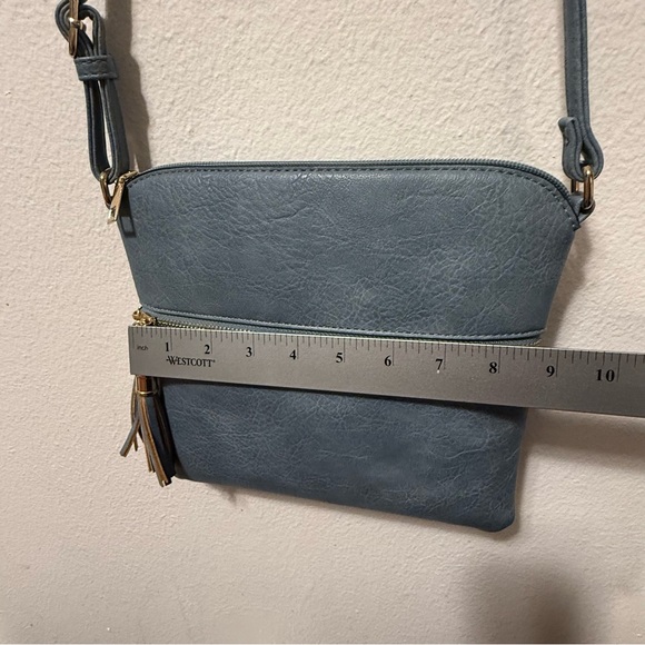 Chic Blue Crossbody Bag with Tassel Accents - Picture 5 of 12